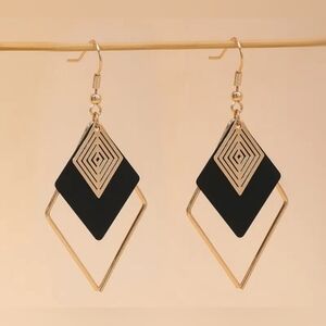 ♥️ C 5 / $20 Elegant Black and Gold Geometric Earrings